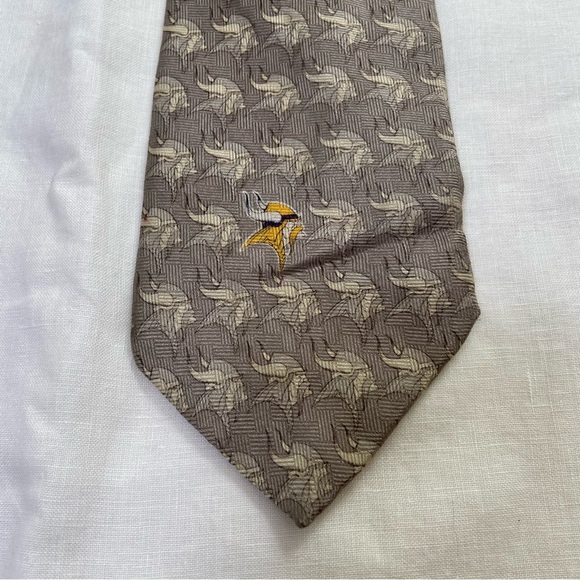 Minnesota Vikings NFL Tonal Logo Tie - Picture 2 of 5